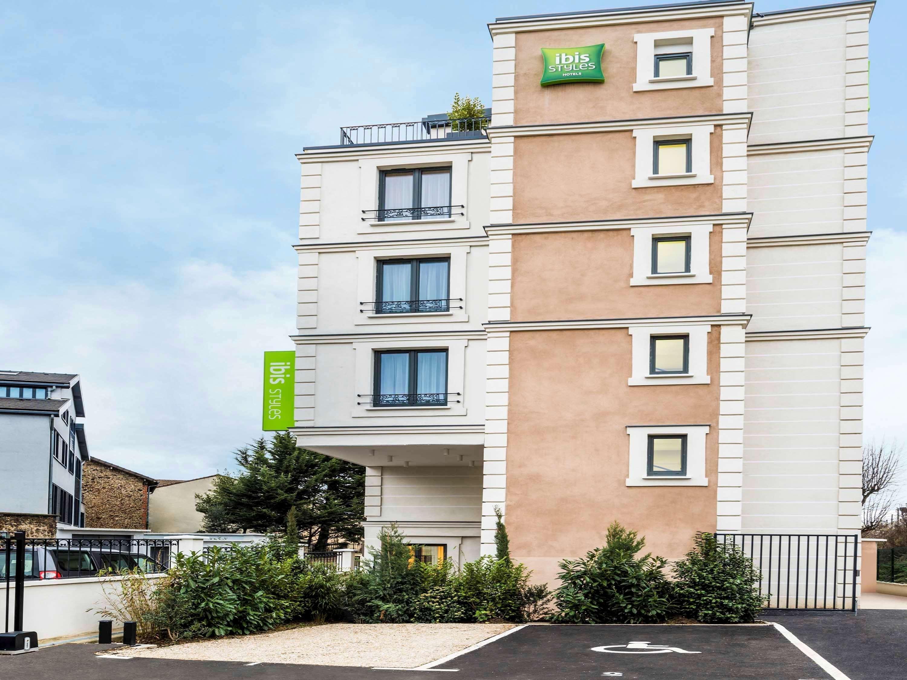 Ibis Styles Clamart Gare Grand Paris Exterior foto
